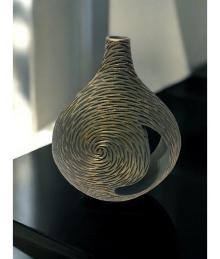 Çizgi Detayli Kesimli Dekoratif Vazo