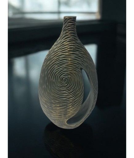 Çizgi Detaylı Kesimli Vazo