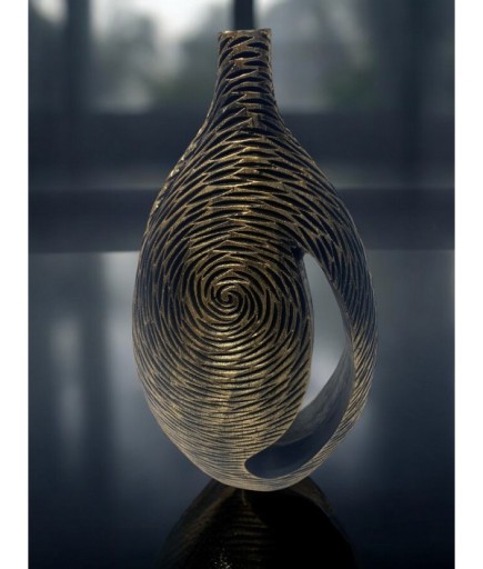 Çizgi Detaylı Kesimli Vazo