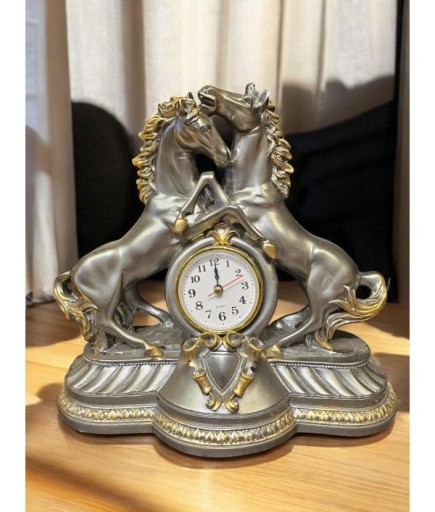 2'li Atlı Dekoratif Masa Saati