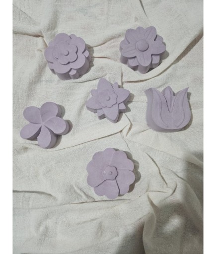 5 Adet Kokulu Çiçek Figürlü Taş – El Yapımı Dekoratif Hediye Taşları