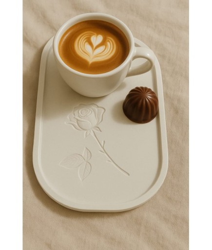 Gül Çizimli El Yapımı Dekoratif Tabak – Özel Tasarım (23 x 13 cm)