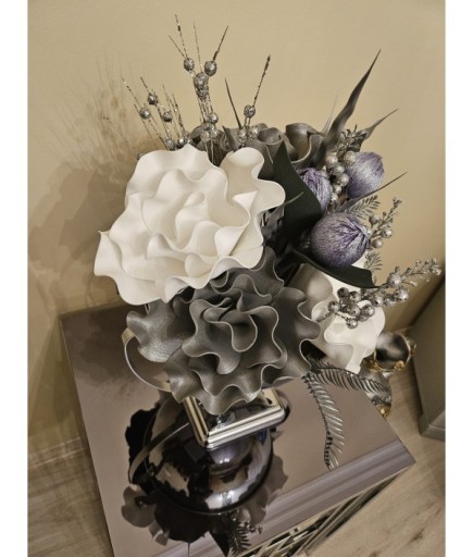 ÇİÇEK ARAJMAN GRİ BEYAZ GÜLLÜ